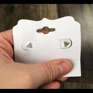 Cute silver triangle studs ❤️